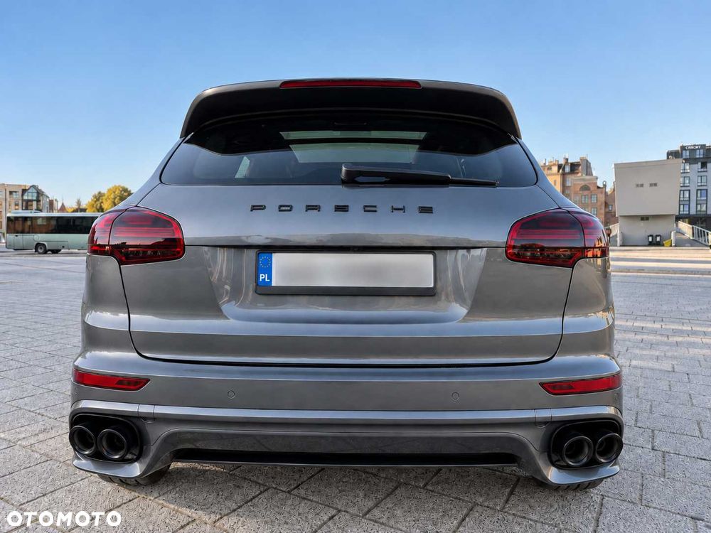 Porsche Cayenne - 4