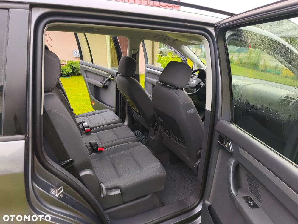 Volkswagen Touran 1.6 FSI Trendline Tiptr - 18