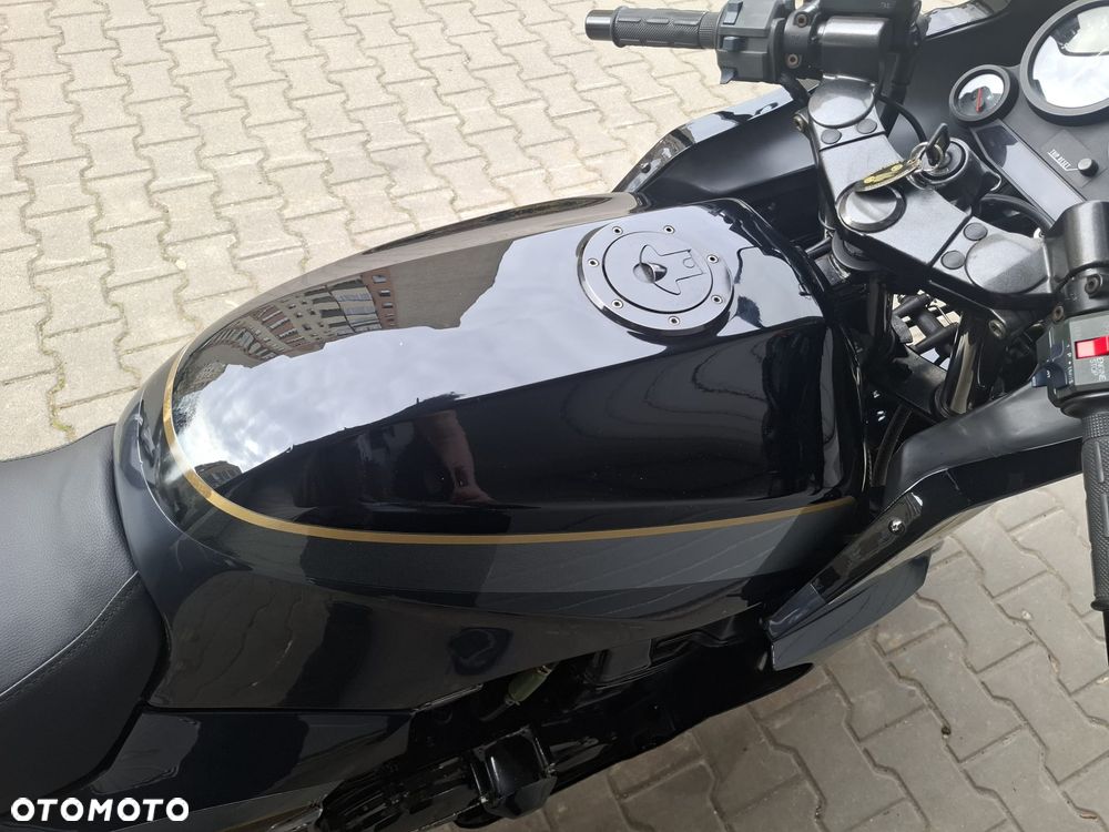 Kawasaki GPZ - 10