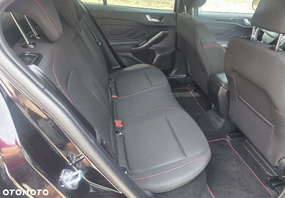 Ford Focus - 33
