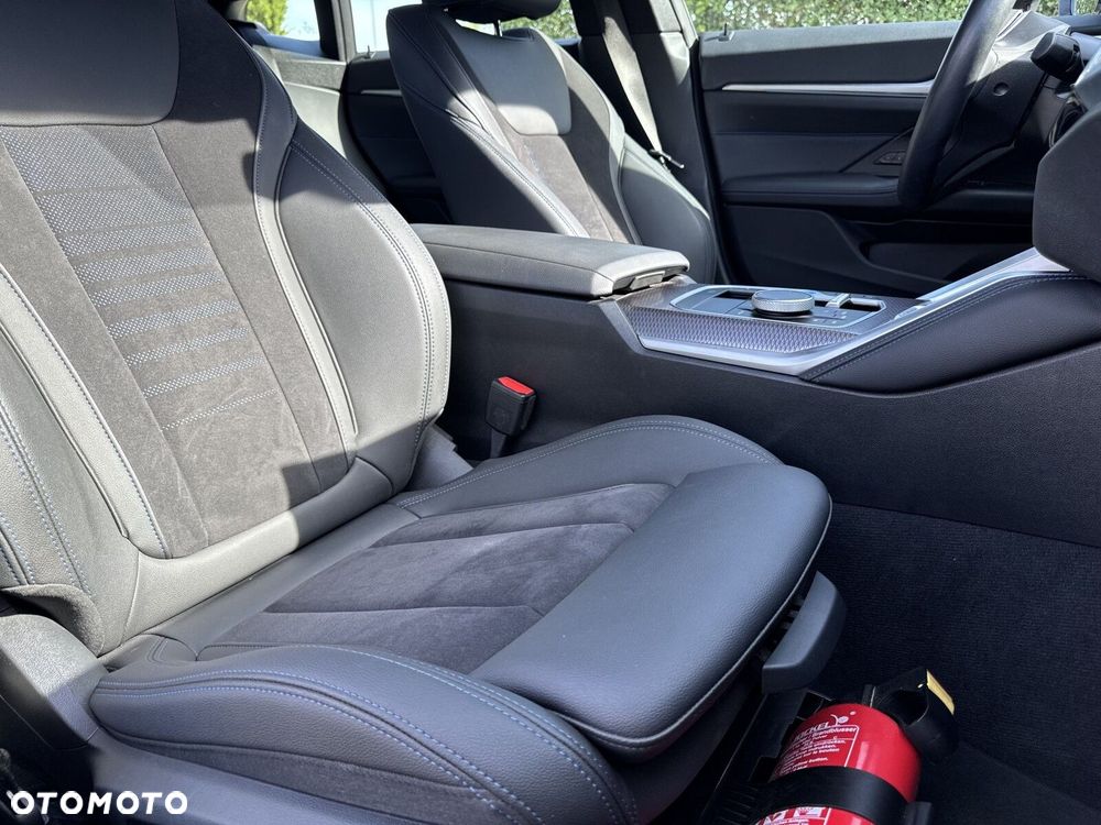 BMW i4 70.3kWh eDrive 35 M Sport - 29