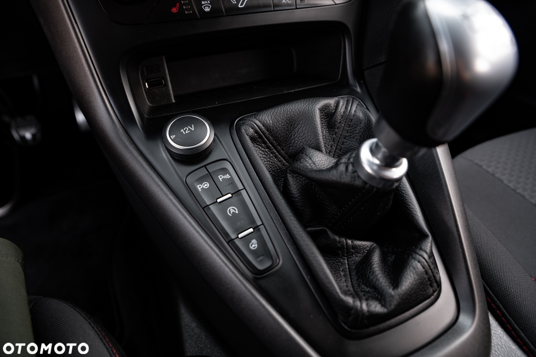 Ford Focus 1.5 EcoBoost Start-Stopp-System ST-LINE - 38