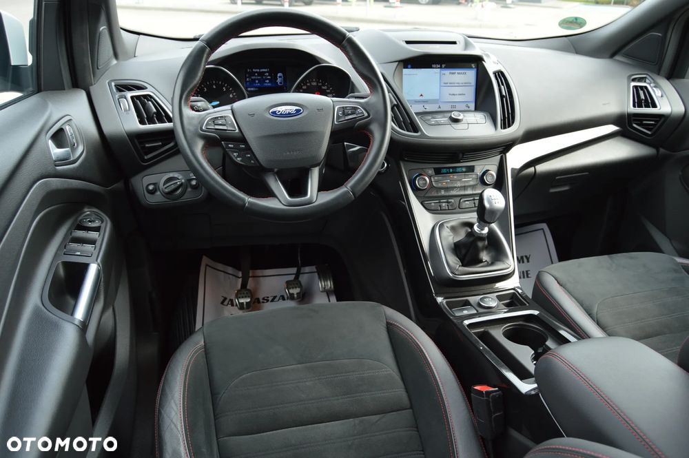 Ford Kuga 1.5 EcoBoost 2x4 ST-Line - 6