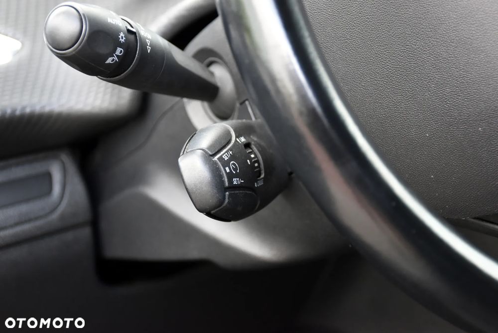 Peugeot 2008 BlueHDi 100 Allure - 22
