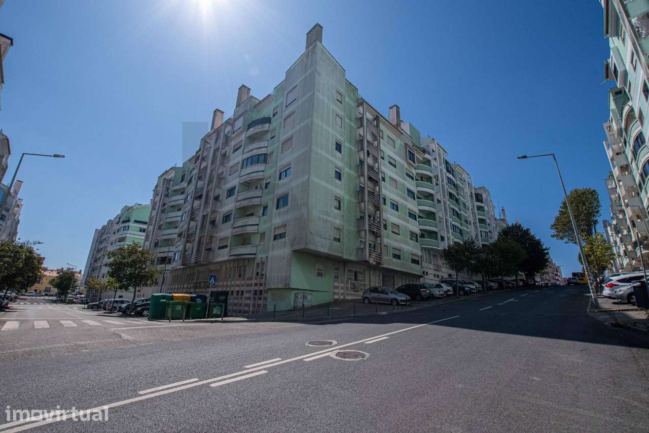 Apartamento T1 de 72 m2 na Cavaleira | Espaço, conforto e localização - Grande imagem: 4/19
