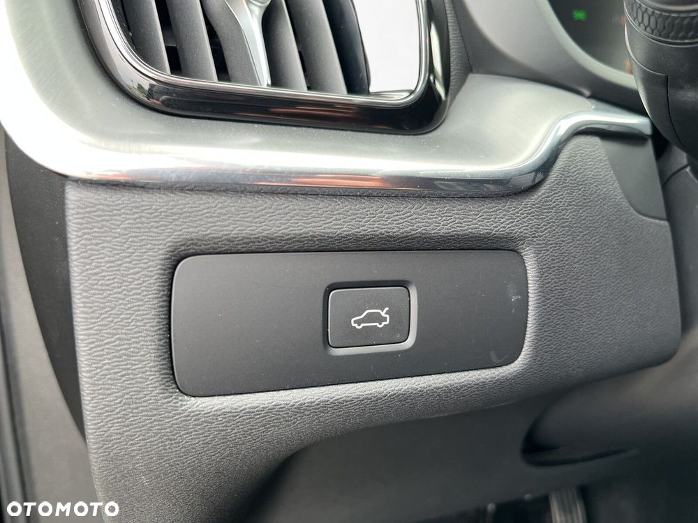 Volvo XC 60 B4 D Core - 26