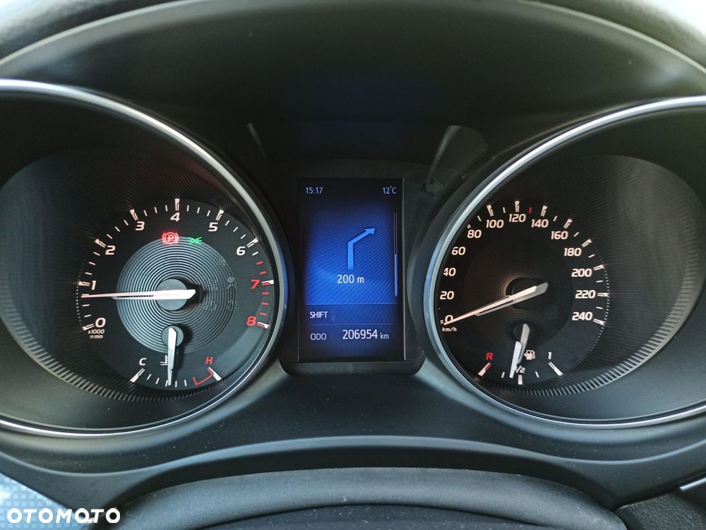 Toyota Avensis - 21