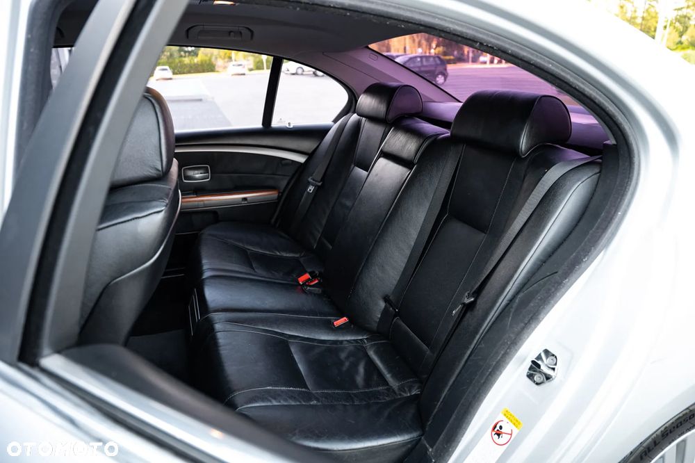 BMW Seria 7 735i - 20