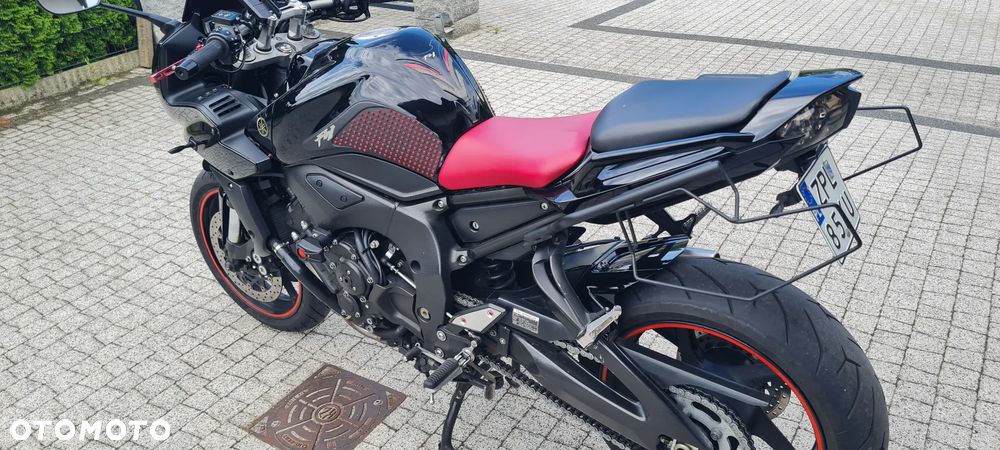 Yamaha FZ - 13