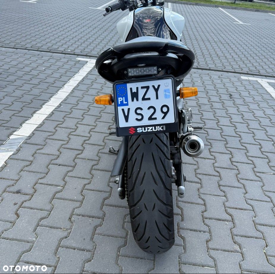 Suzuki Gladius - 4