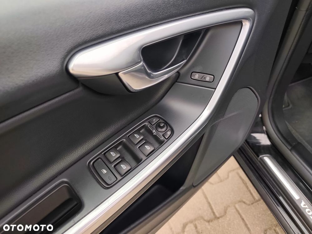 Volvo S60 D3 Summum - 28