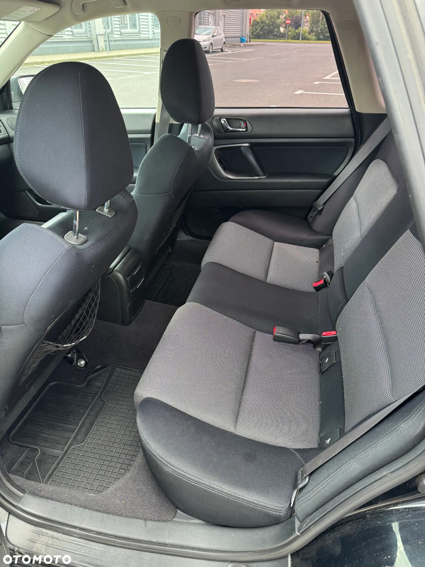 Subaru Legacy - 11