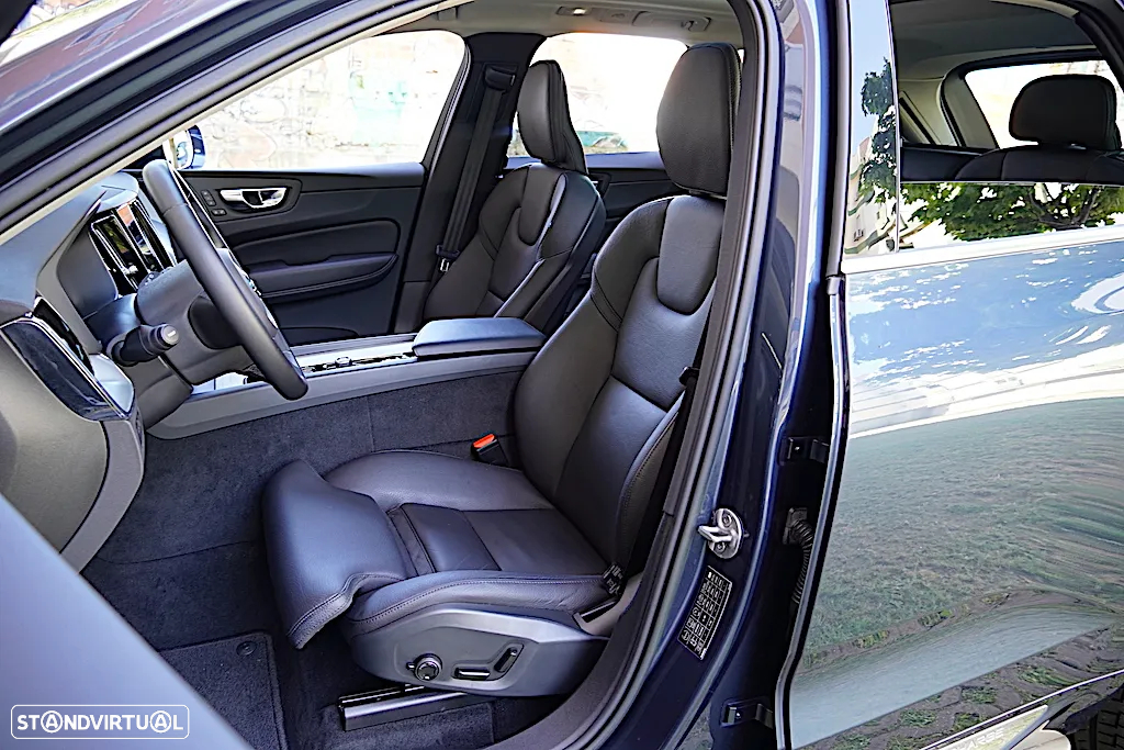 Volvo XC 60 2.0 T8 PHEV Plus Bright AWD - 22
