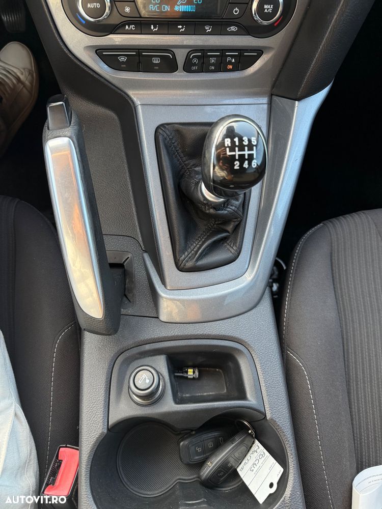 Ford Focus 1.6 TDCI DPF Titanium - 16