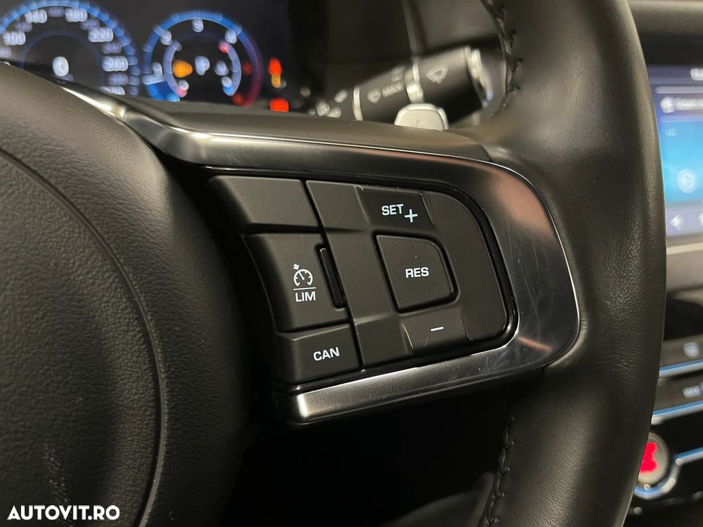 Jaguar XF 20d AWD Aut. Chequered Flag - 23