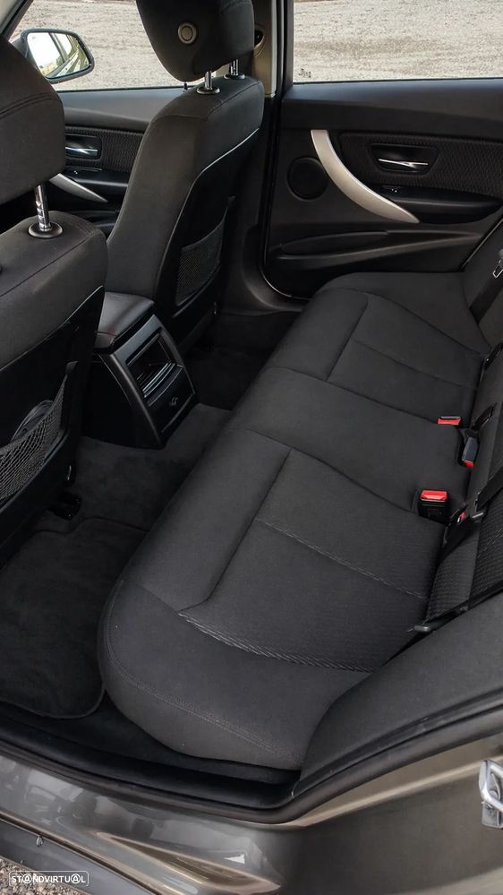 BMW 318 d Blue Performance - 16