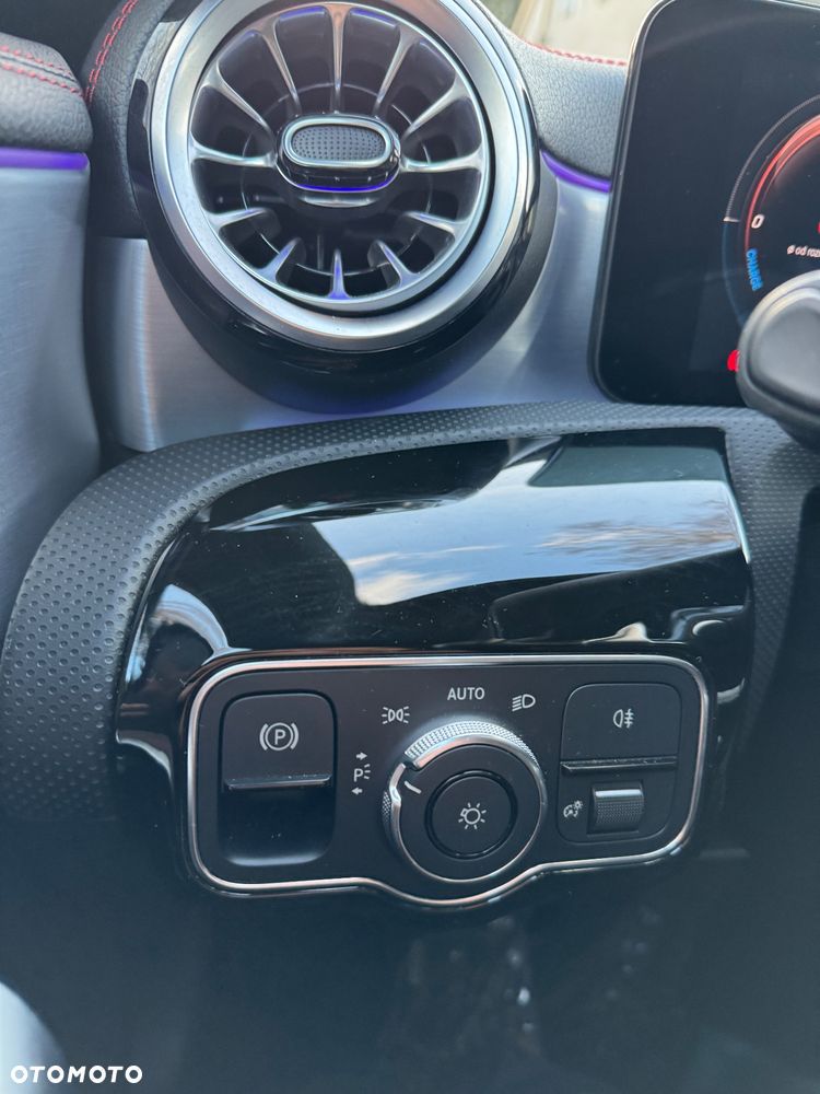 Mercedes-Benz CLA 200 d 8G-DCT AMG Line - 26