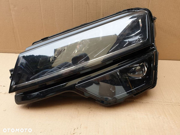 SKODA KAROQ 57B941015B LAMPA FULL LED LEWA