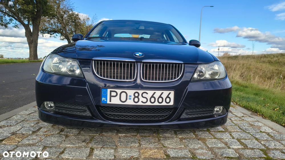 BMW 318I 2007 photo 2