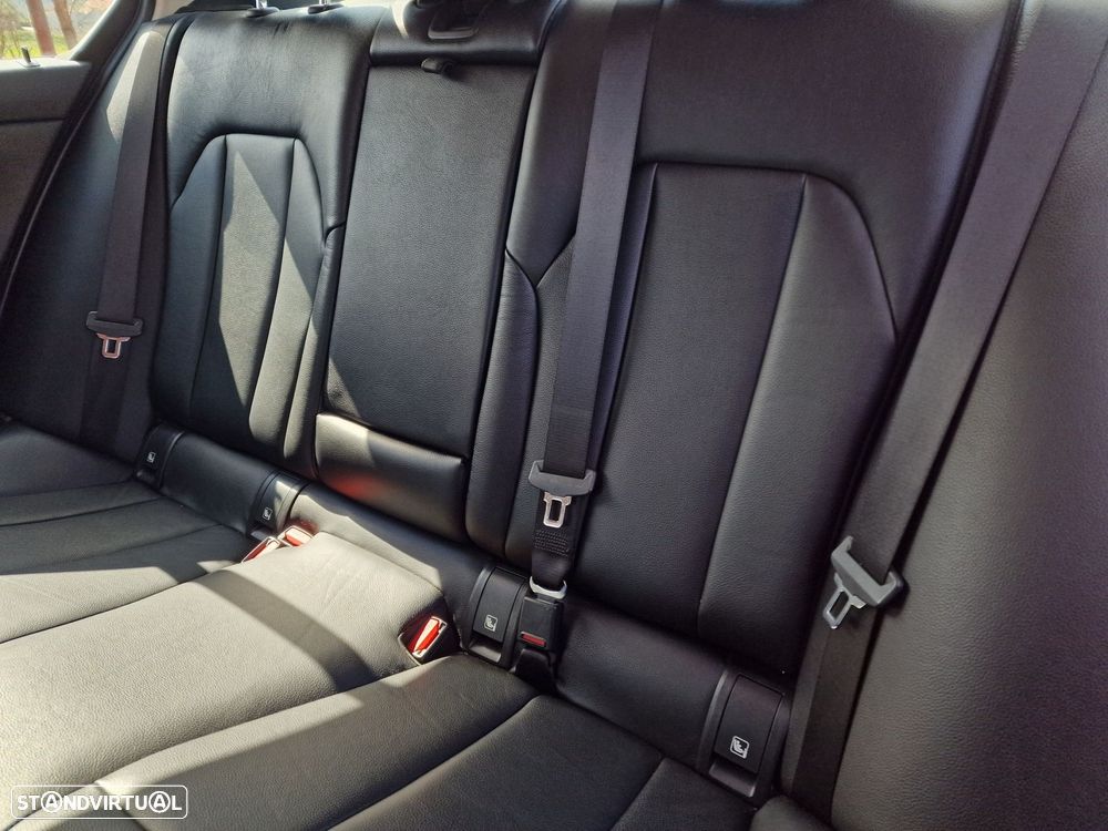 BMW 330 e Corporate Edition Auto - 10