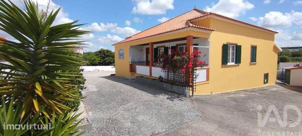 Moradia isolada T4 em A dos Cunhados e Maceira de 262,5 m2 - Grande imagem: 2/32