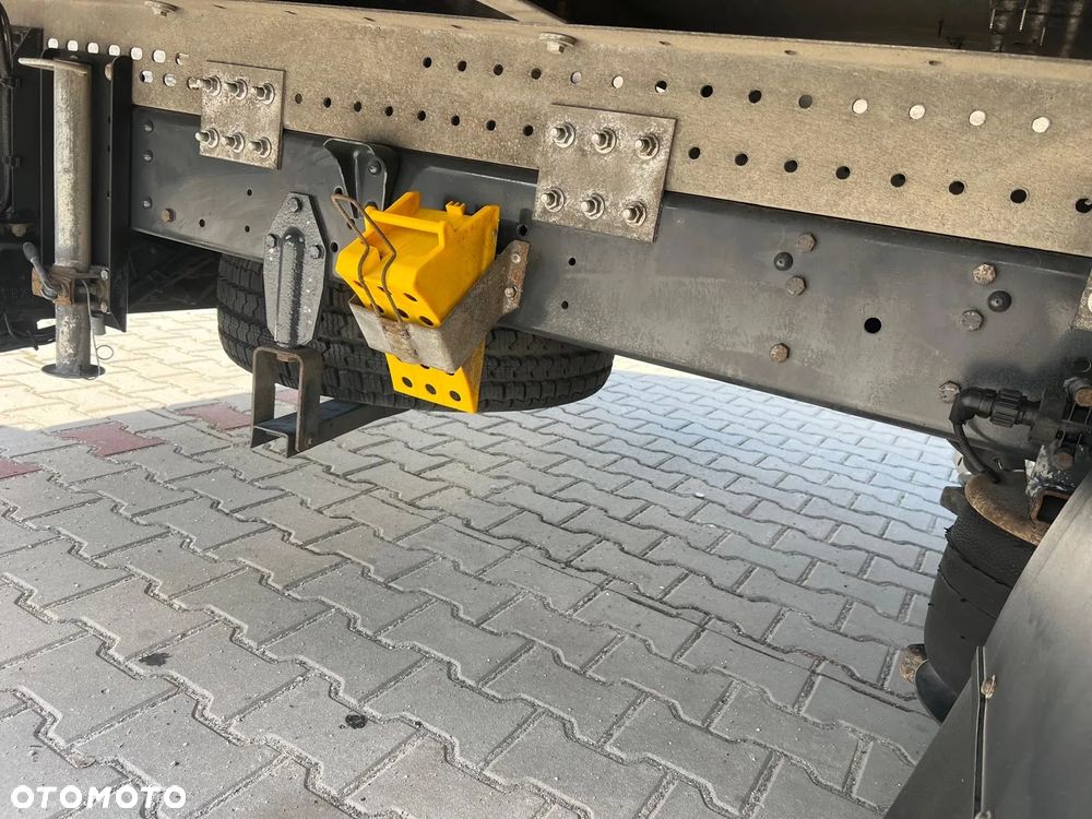 Iveco Daily 70C17 / Kontener / Winda / - 28