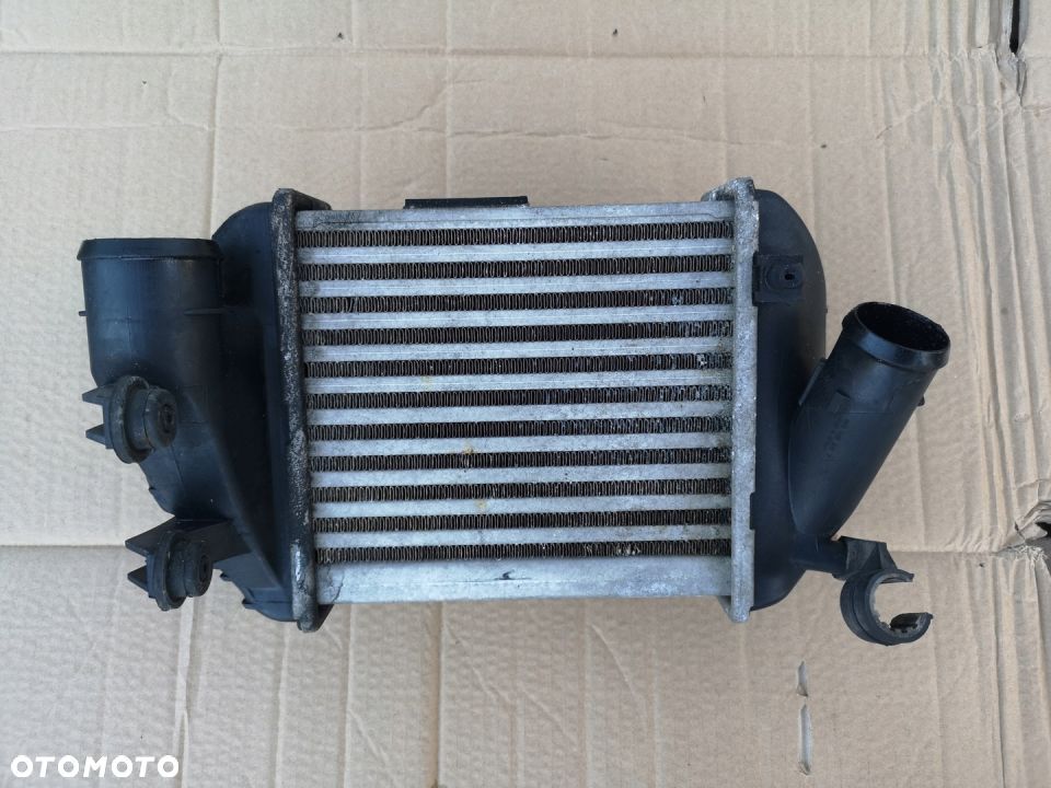 Intercooler lewy Audi A4 B6 2.5 TDI 8E0145805P - 1