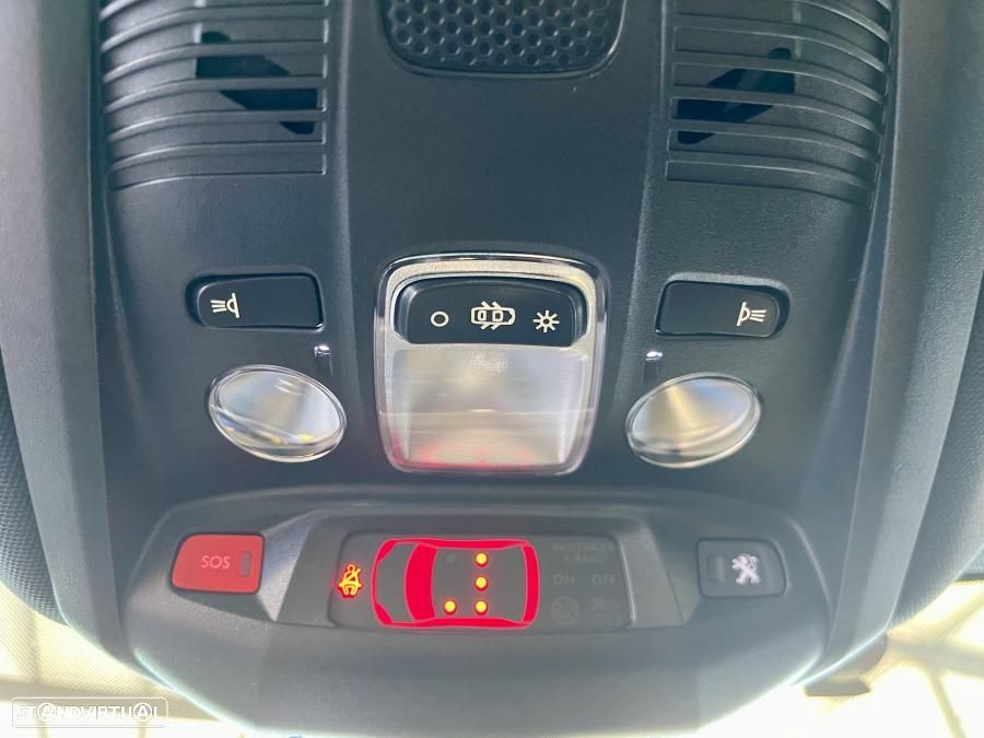 Peugeot 3008 1.2 Hybrid Allure Pack e-DCS6 - 24