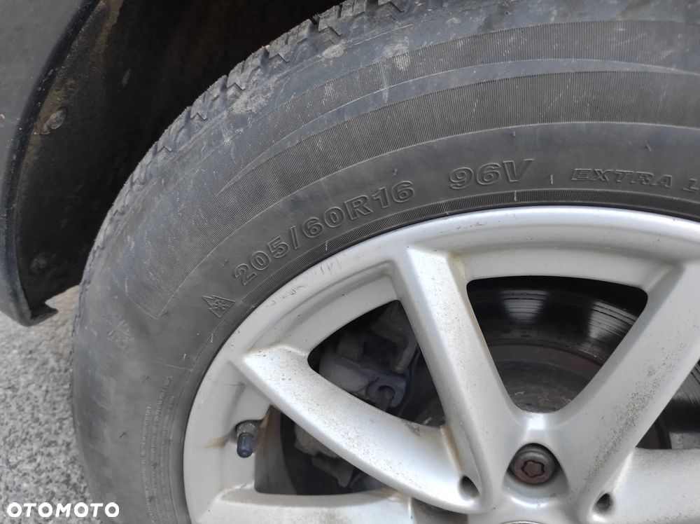 BMW Seria 2 218d - 30