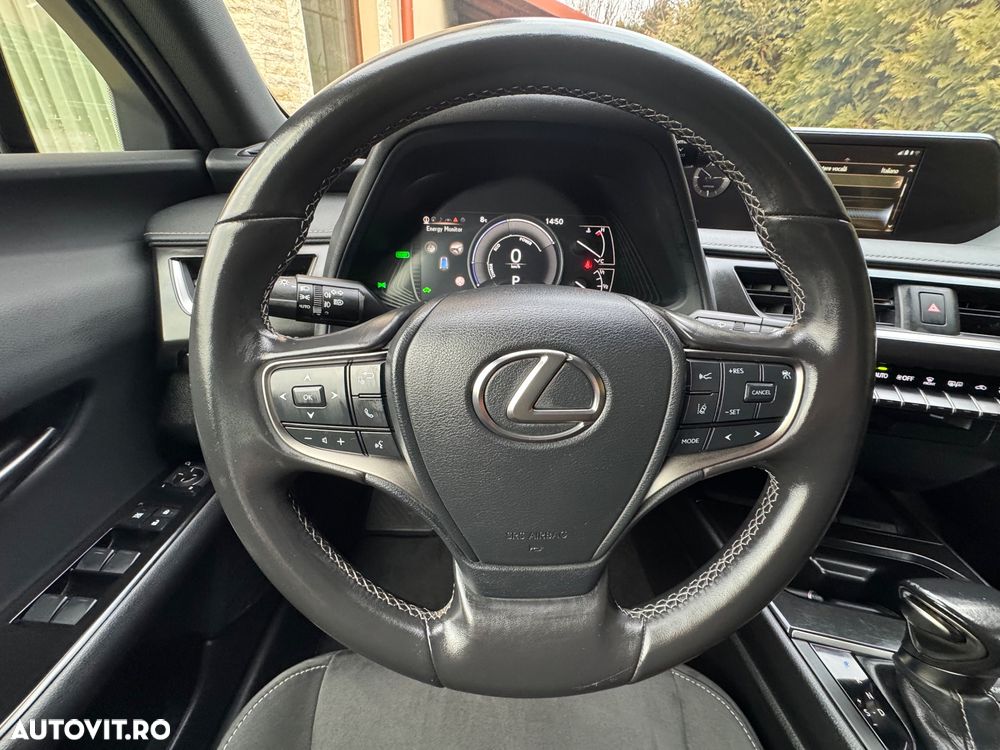 Lexus UX 250h FWD Business - 29