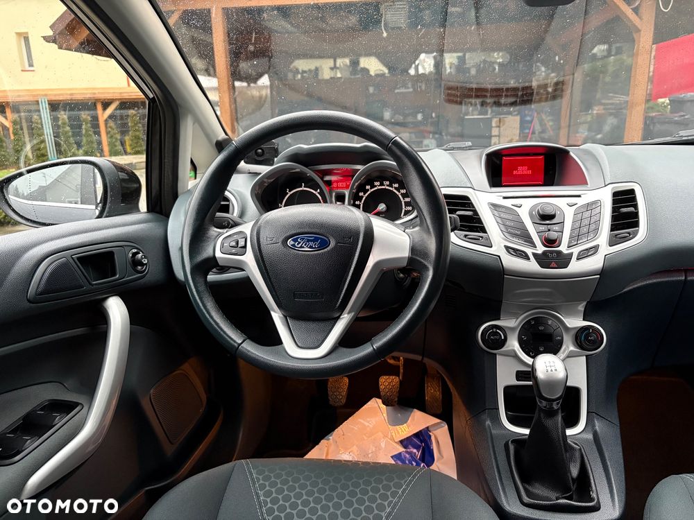 Ford Fiesta 1.6 TDCI Champions Edition - 13