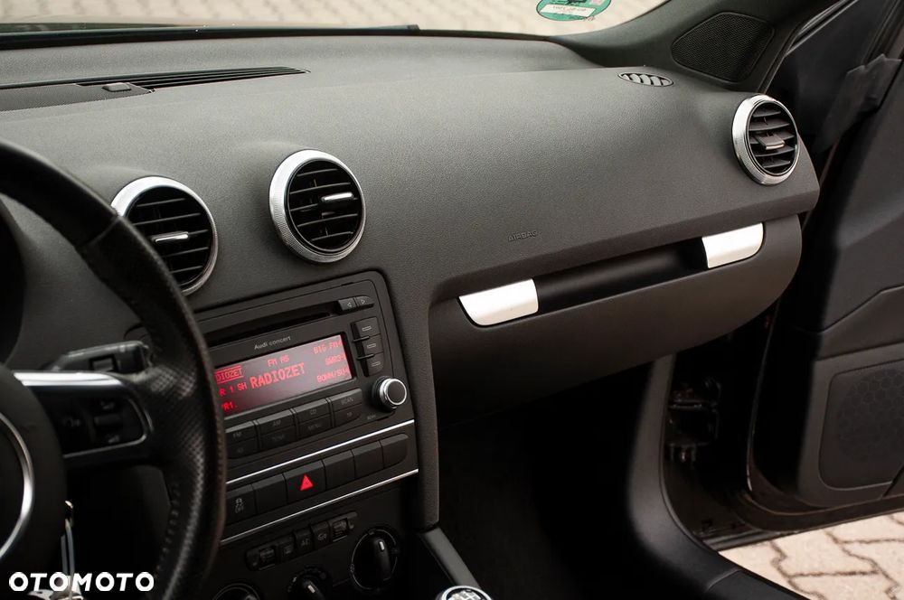 Audi A3 3-drzwiowe 1.4 TFSI S line Sportpaket (plus) - 31