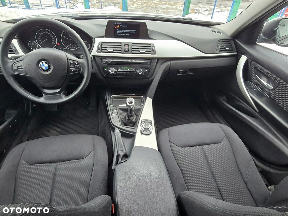 BMW Seria 3 318d - 10