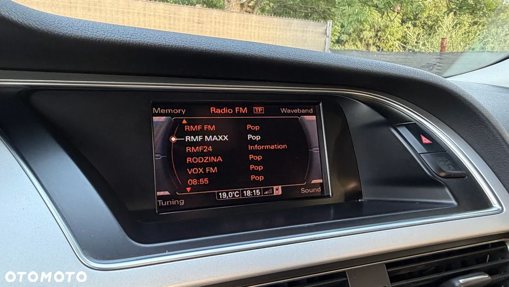 Audi A4 Avant 2.0 TDI S tronic quattro - 25