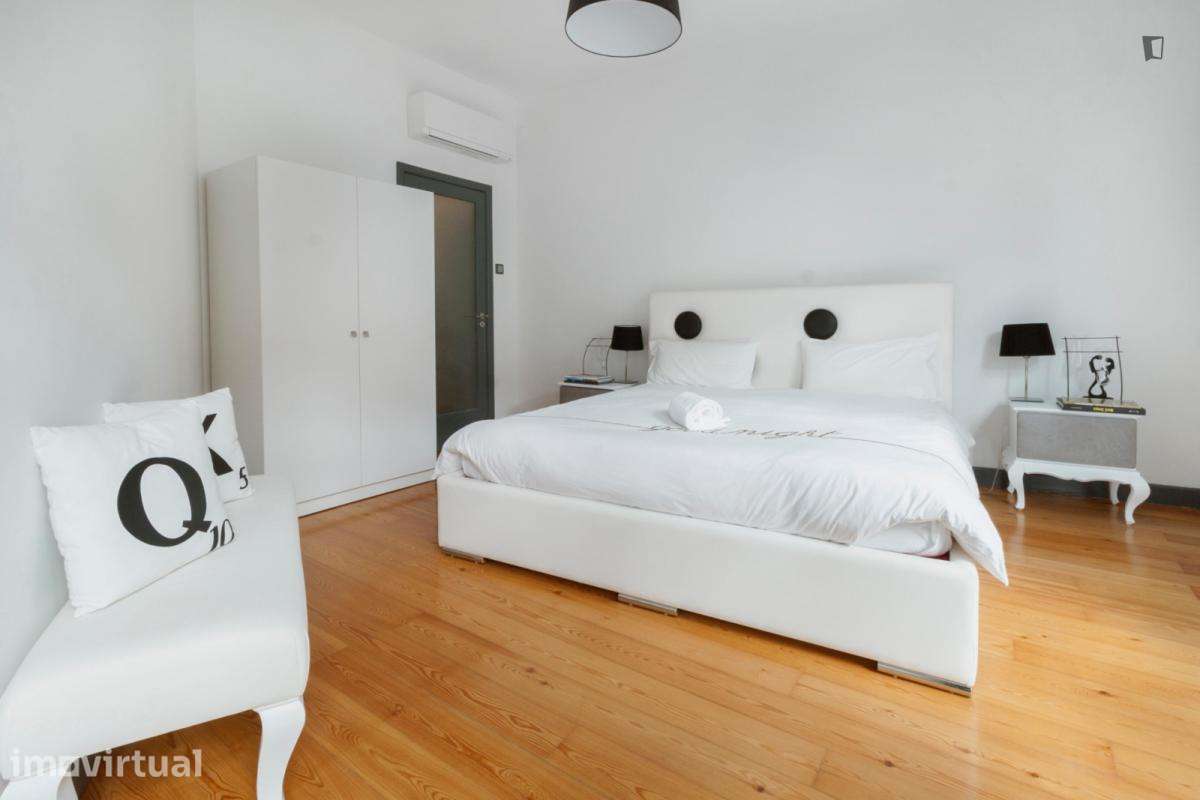 Apartamento com 3 quartos - localizado em Santo Ildefonso Porto - Grande imagem: 2/15