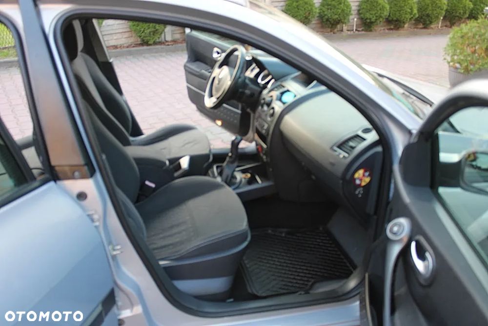 Renault Megane II 1.6 16V Confort Dynamique - 11