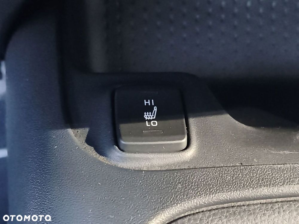 Toyota Corolla 2.0 Hybrid Comfort - 24