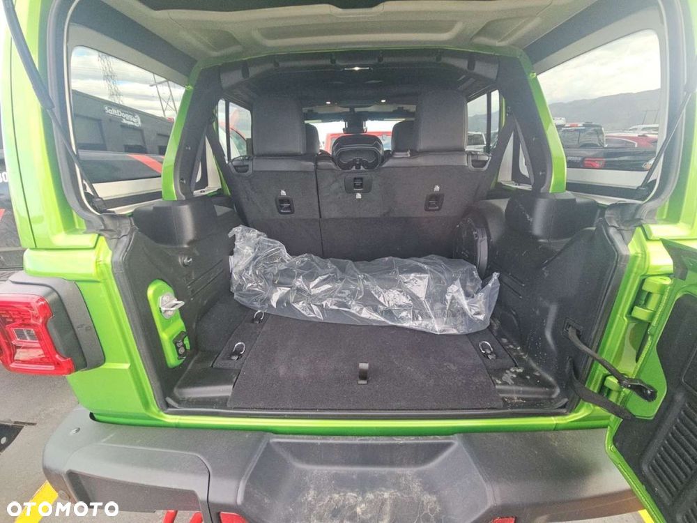 Jeep Wrangler - 4