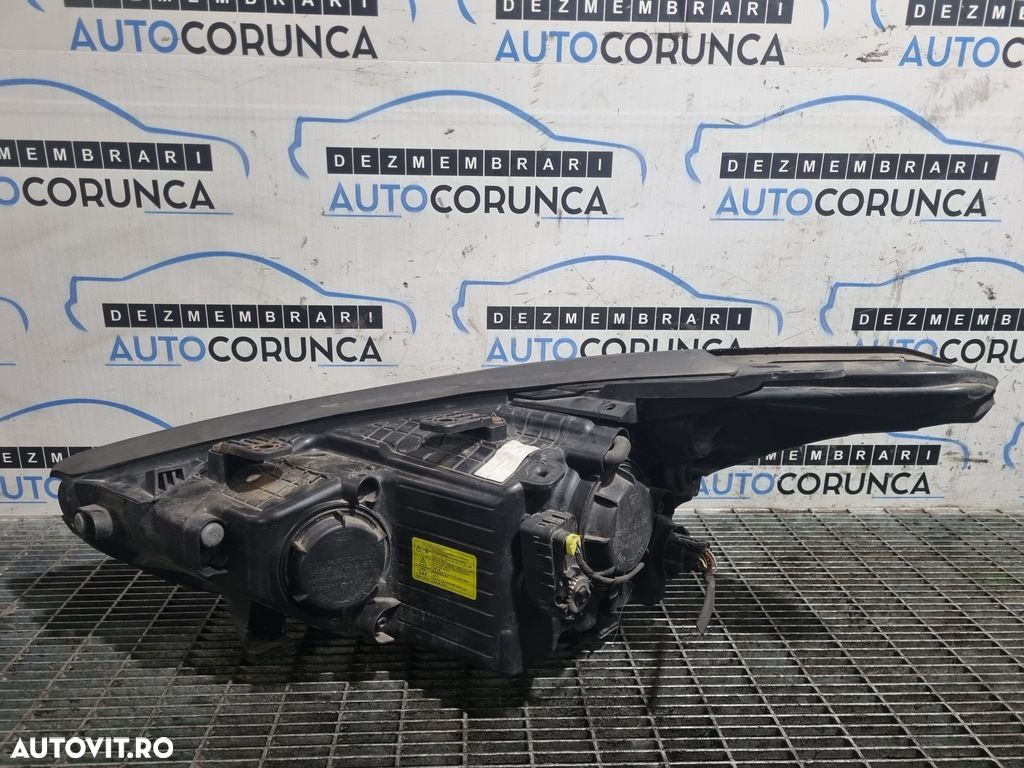 Far Dreapta Hyundai Santa Fe 3 2012 - 2016 SUV 4 Usi (1193) Cu lupă - 2