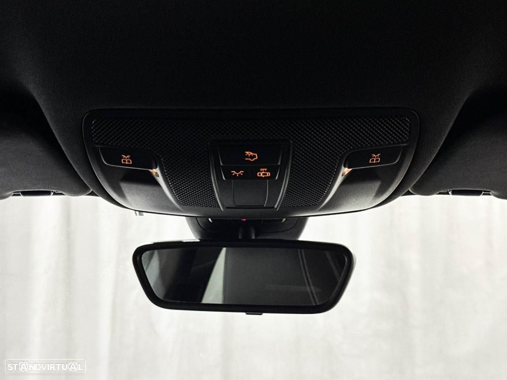 Mercedes-Benz CLA 200 d 4Matic 7G-DCT UrbanStyle Edition - 24