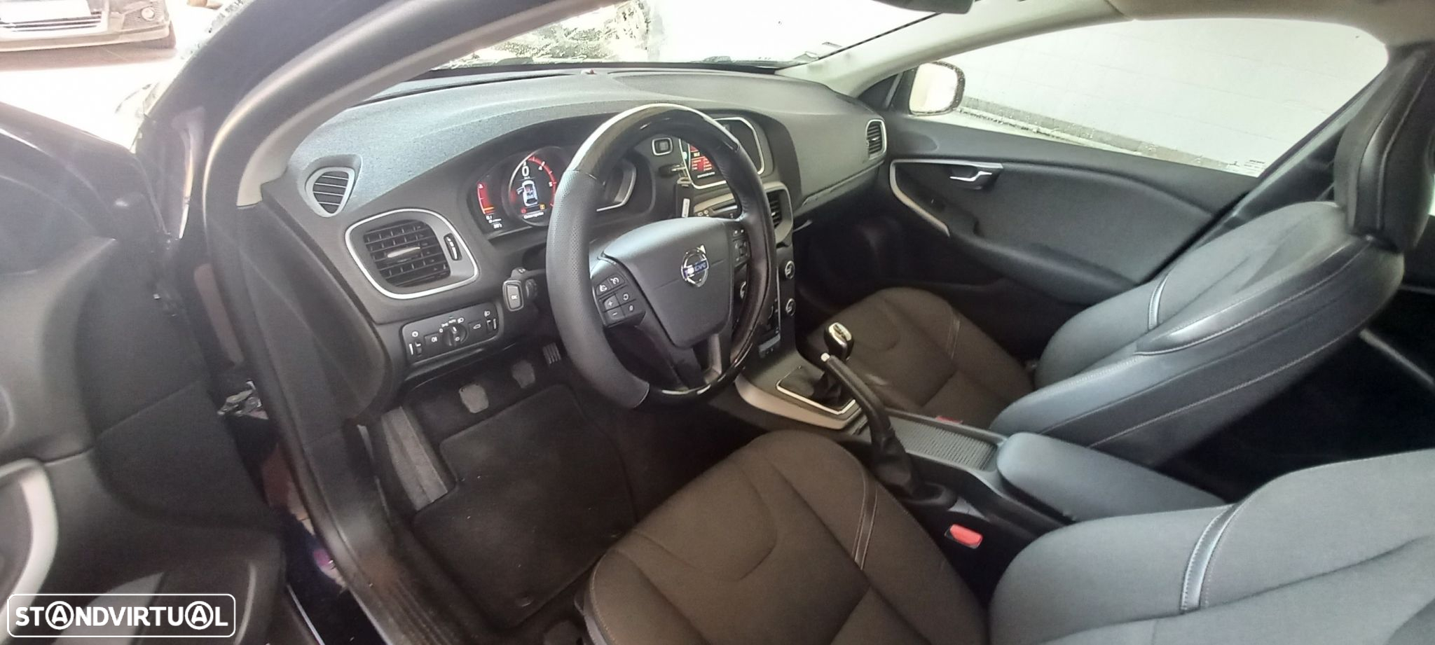 Volvo V40 2.0 D2 Kinetic - 4