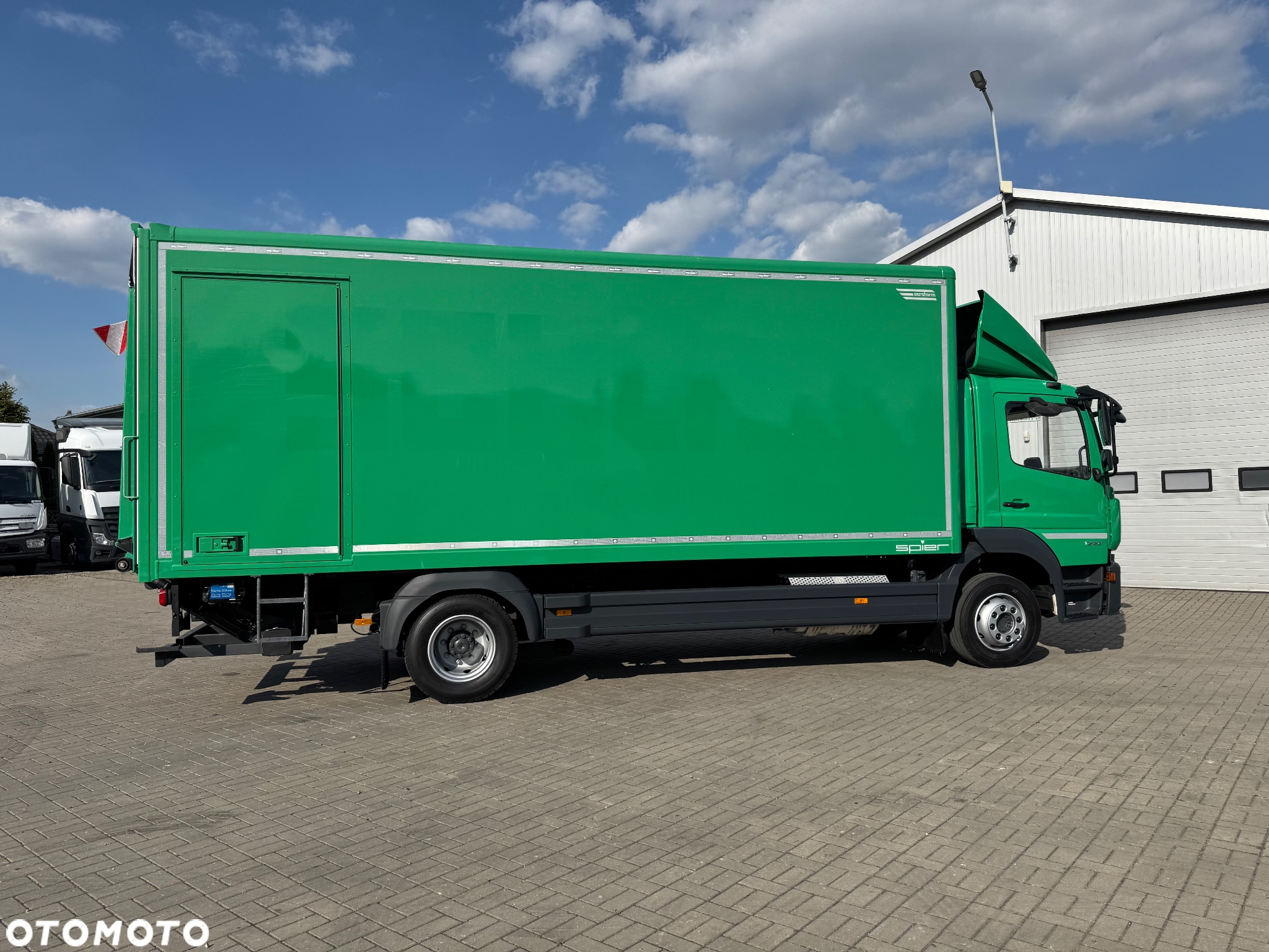 Mercedes-Benz ATEGO - 5