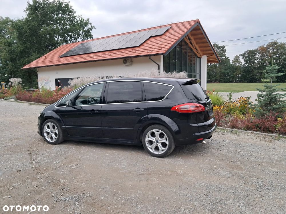 Ford S-Max - 11