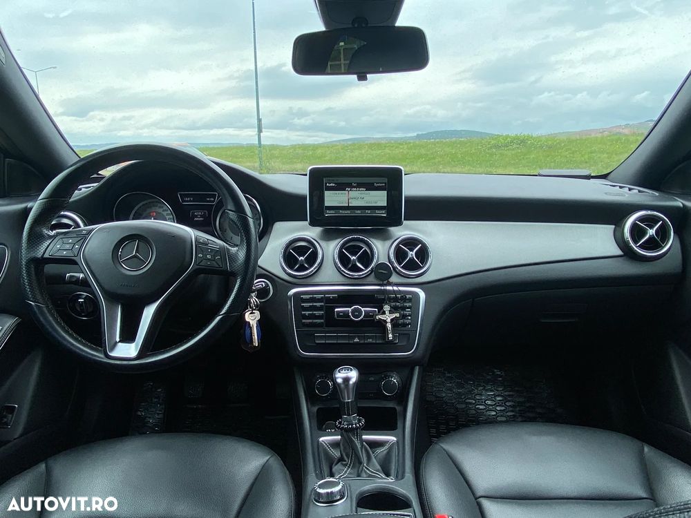 Mercedes-Benz CLA 180 Urban - 10