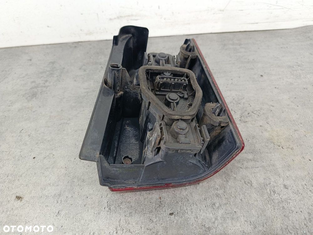 LAMPA TYLNA LEWA PEUGEOT PARTNER I FL - 2