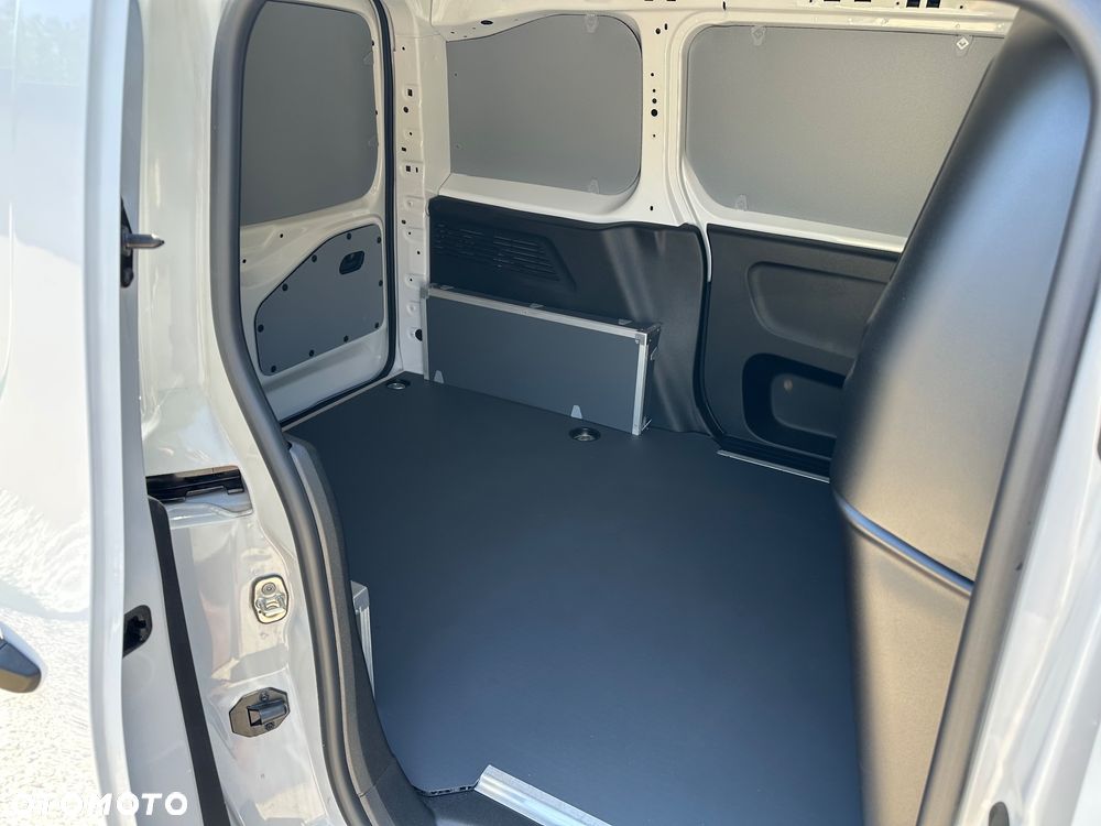 Opel COMBO - 11