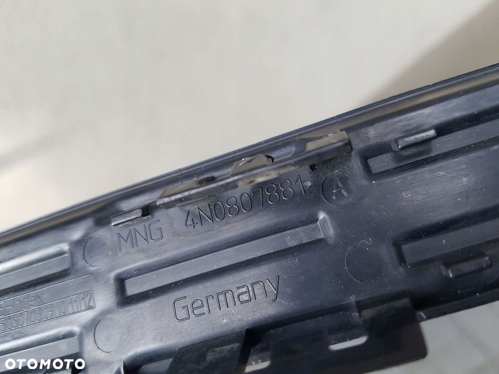audi a8 d5 listwa kratka zderzaka tył środkowa 4n0807881a - 10