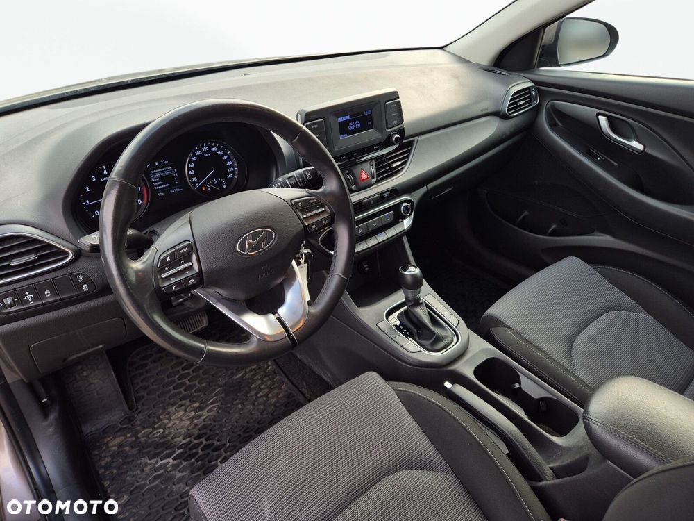 Hyundai i30 1.0 T-GDI Classic + DCT - 11