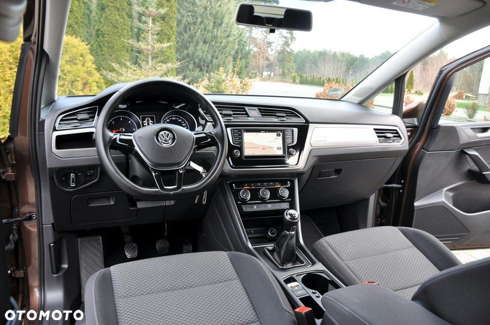 Volkswagen Touran - 29
