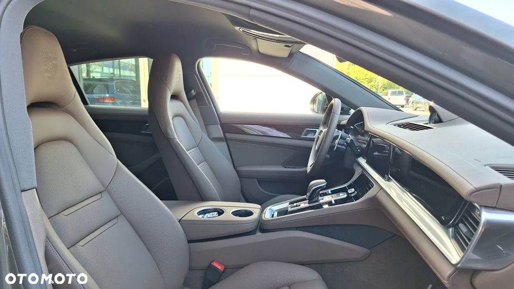 Porsche Panamera 4 E-Hybrid - 14